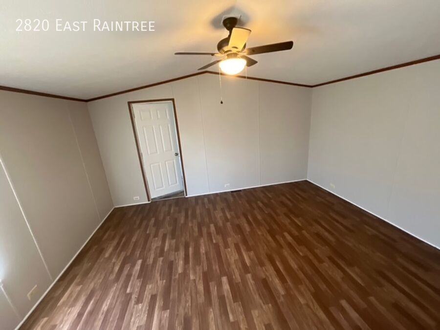 2820 E Raintree Ave - Photo 4 of 14