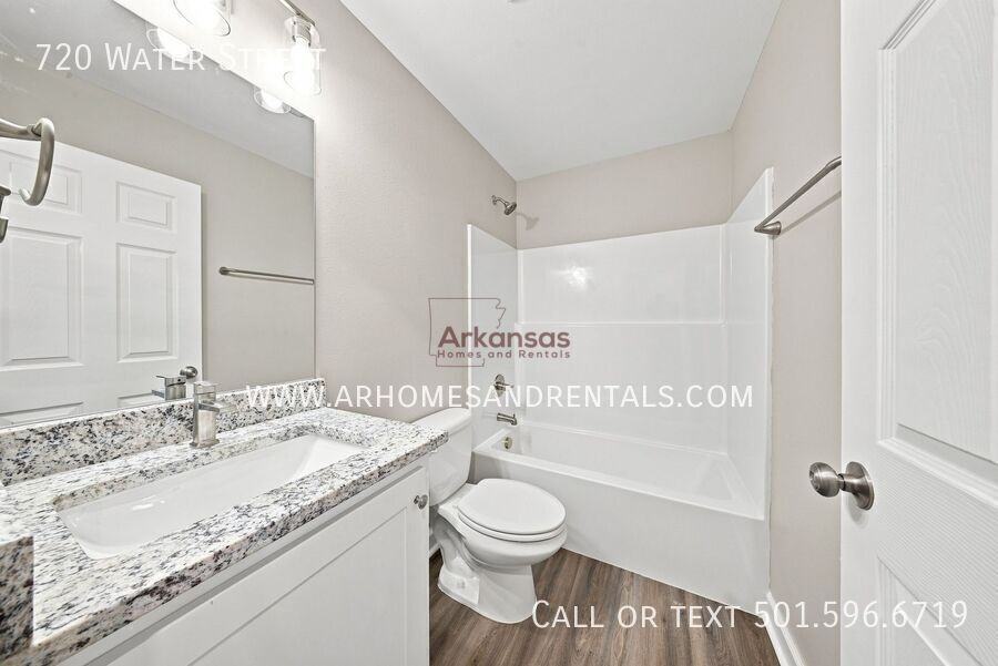 720 Water St - Photo 6 of 16