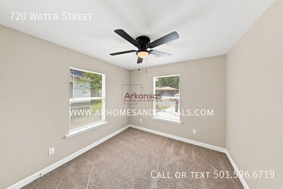 720 Water St - Photo 7 of 16