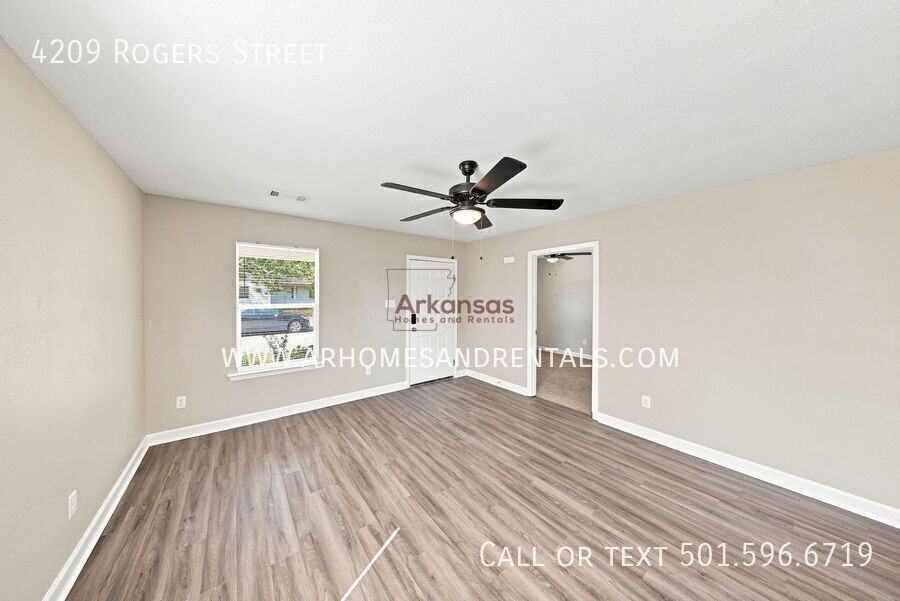 4209 Rogers St - Photo 2 of 15