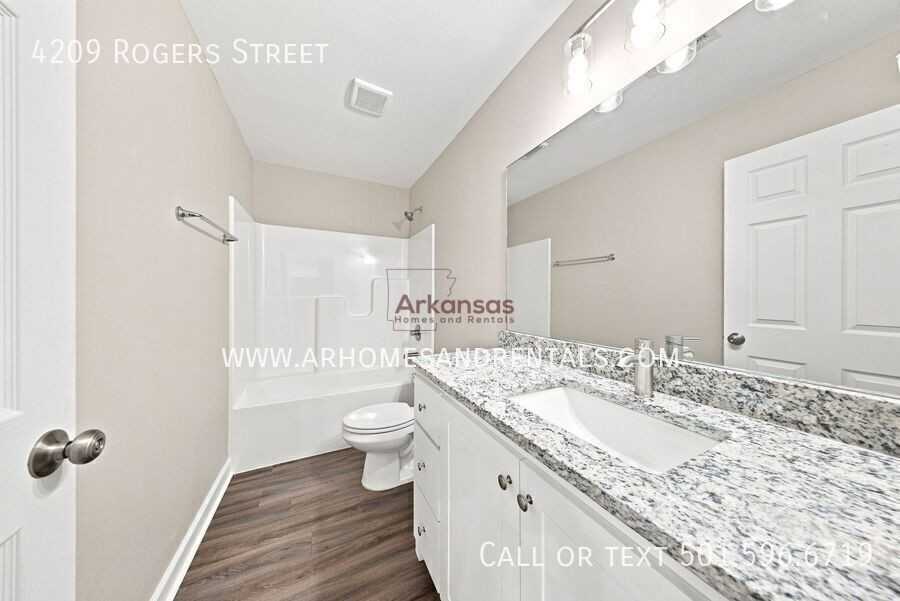 4209 Rogers St - Photo 6 of 15
