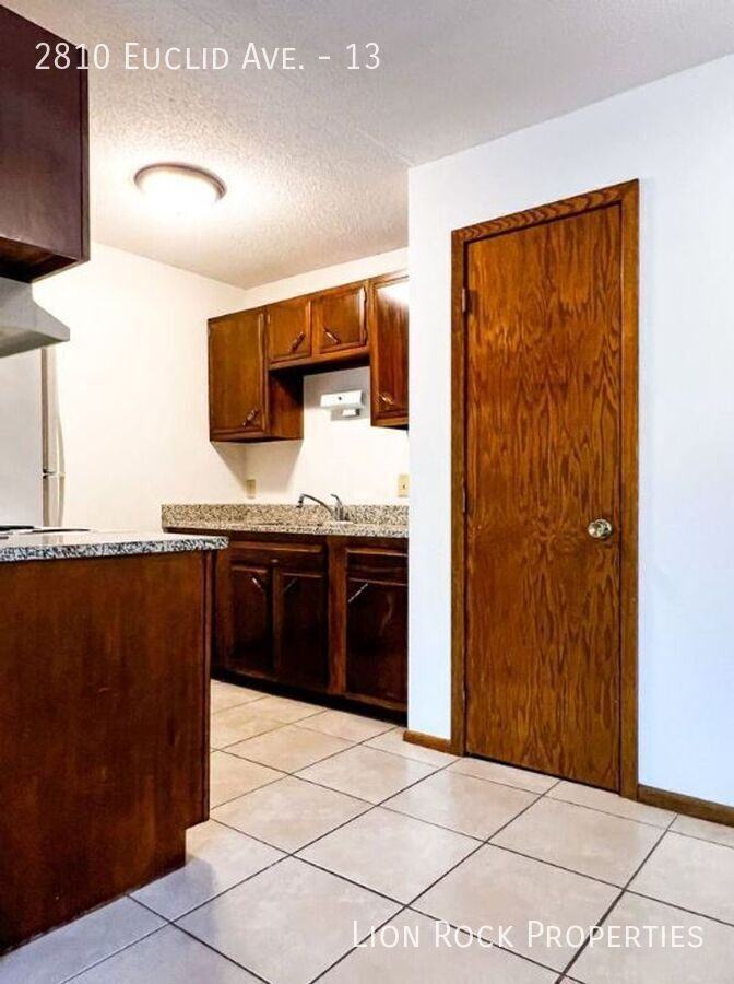 2810 Euclid Ave #13 - Photo 3 of 36
