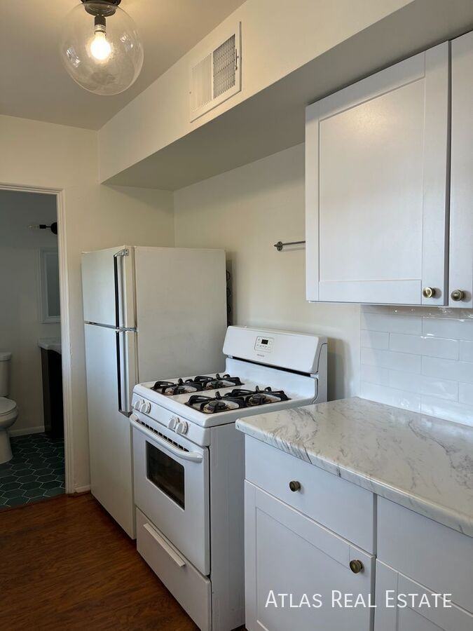 1013 E Palm Ln #B - Photo 2 of 9