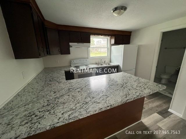 312 Main Rd N #A - Photo 4 of 12