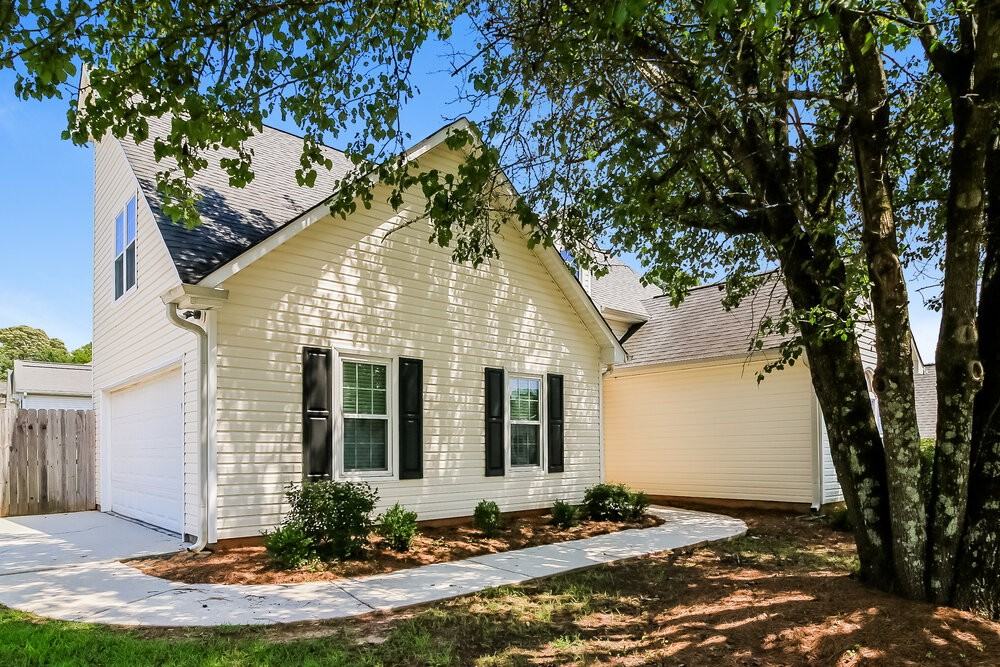 213 Summer Hill Cir - Photo 4 of 17