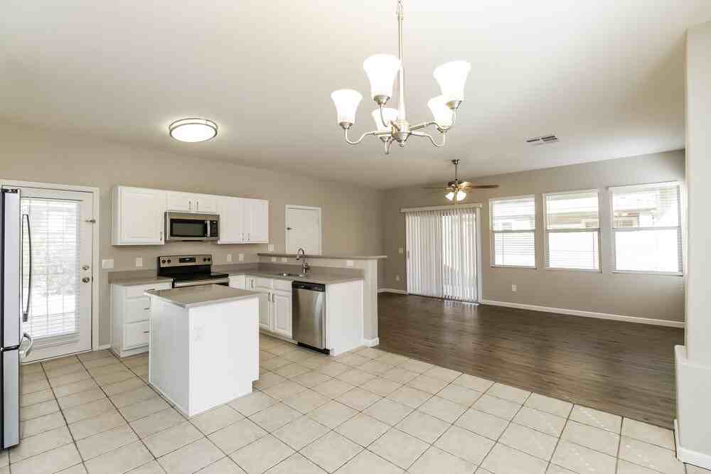 8716 E Keats Ave - Photo 5 of 17