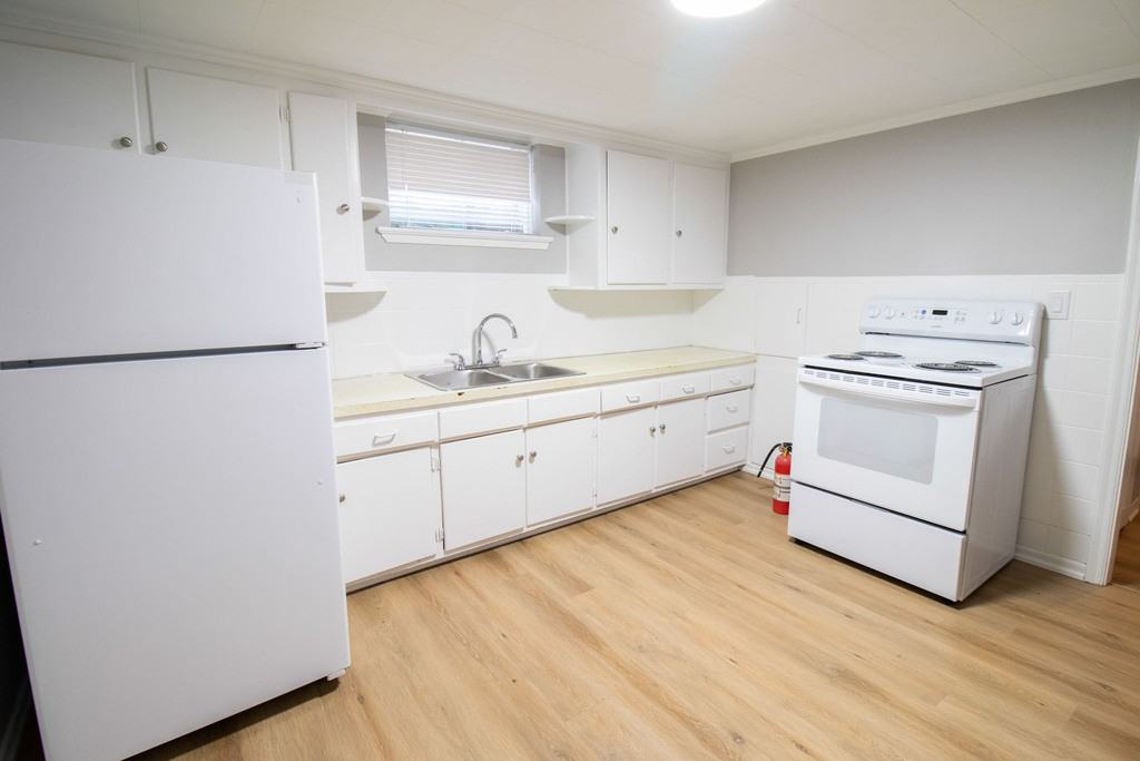 138 Haig St - Photo 2 of 14
