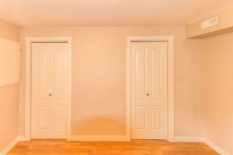 4904 19 Ave Nw - Photo 2 of 10