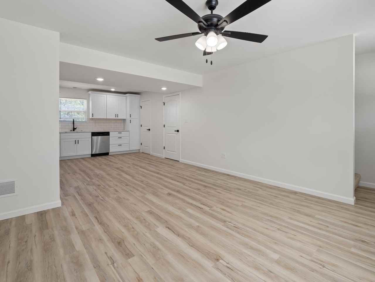 Ellisville Enclave - Photo 6 of 35