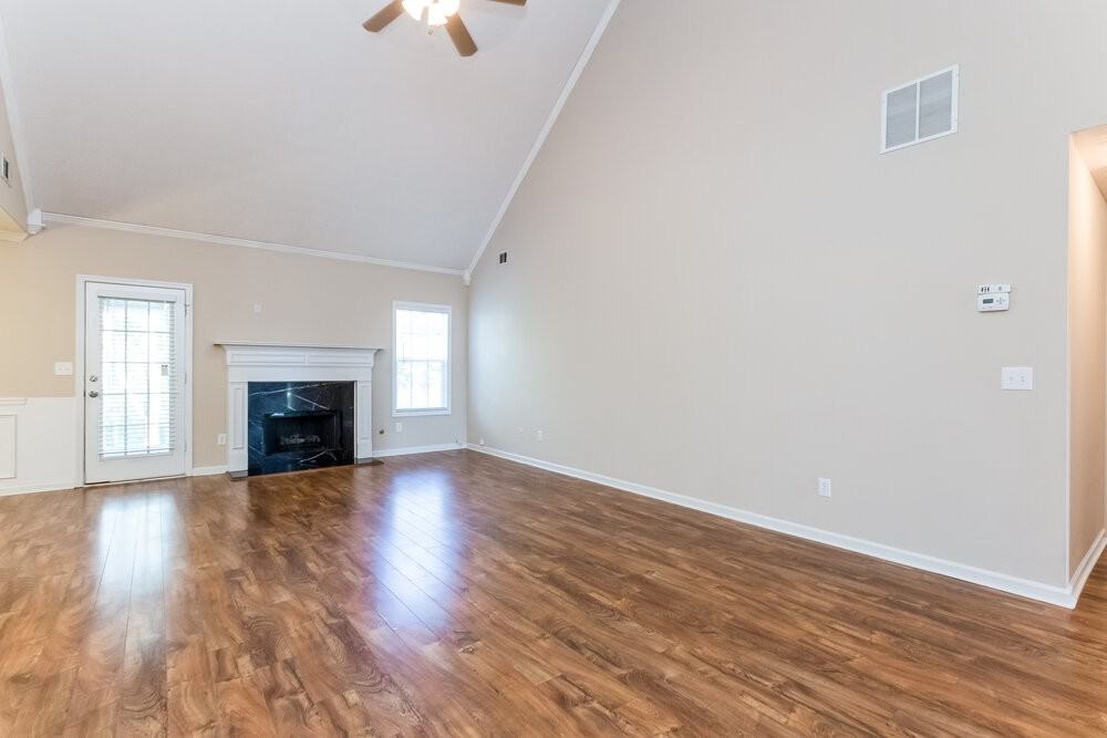 670 Chapel Hill Dr - Photo 5 of 18