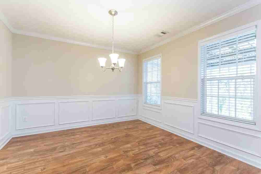 670 Chapel Hill Dr - Photo 6 of 18