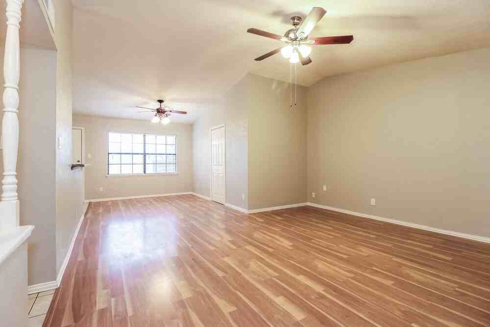 6615 Springfield Dr - Photo 4 of 14
