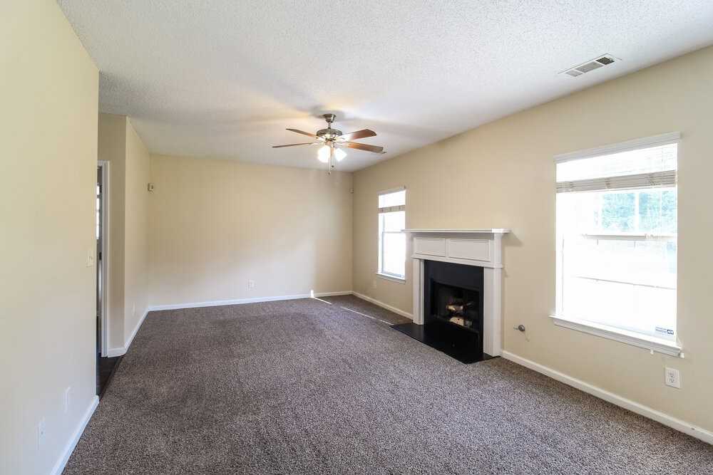 824 Brisley Cir - Photo 5 of 17