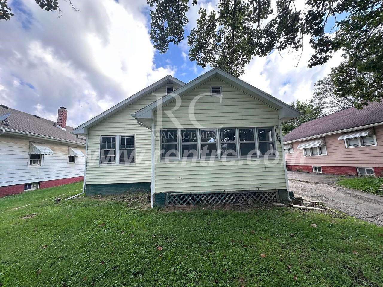 1203 Cleveland Ave - Photo 3 of 19