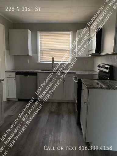 228 N 31st St - Photo 3 of 8