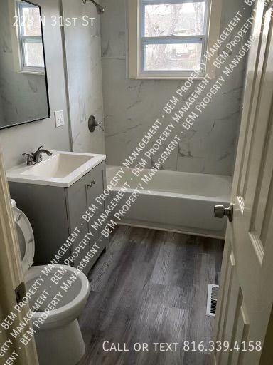 228 N 31st St - Photo 4 of 8