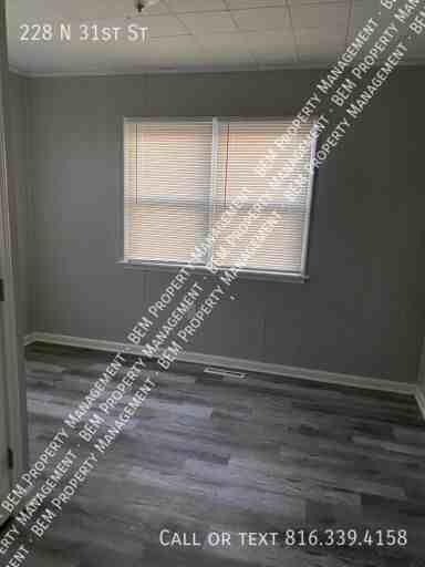 228 N 31st St - Photo 6 of 8