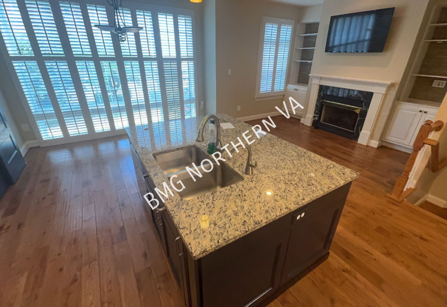 12198 Chancery Station Cir - Photo 3 of 17