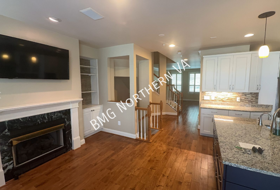 12198 Chancery Station Cir - Photo 5 of 17