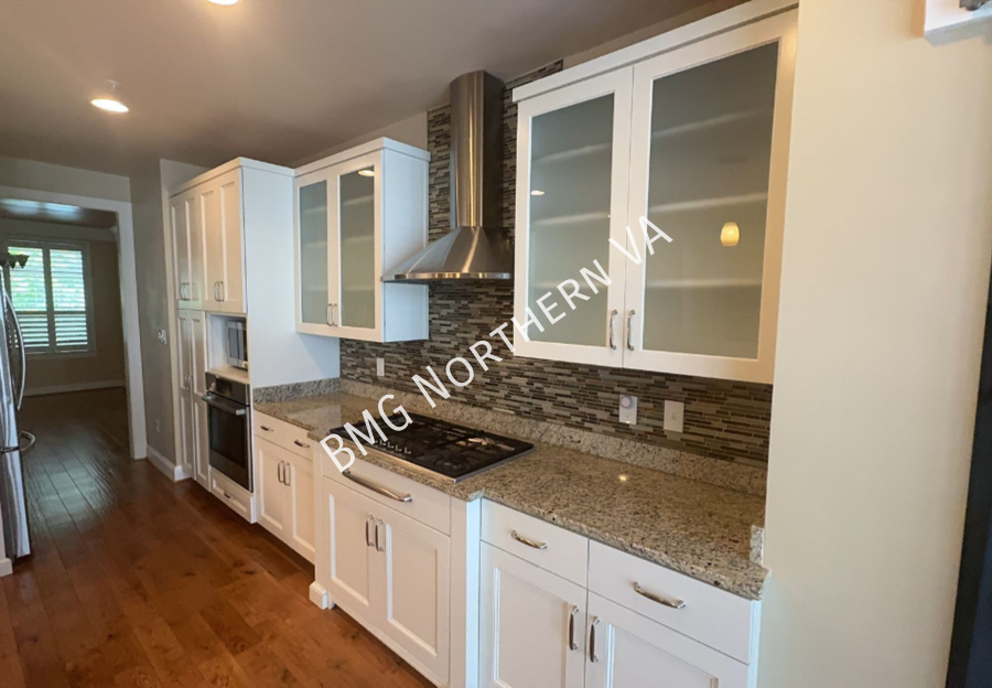 12198 Chancery Station Cir - Photo 6 of 17