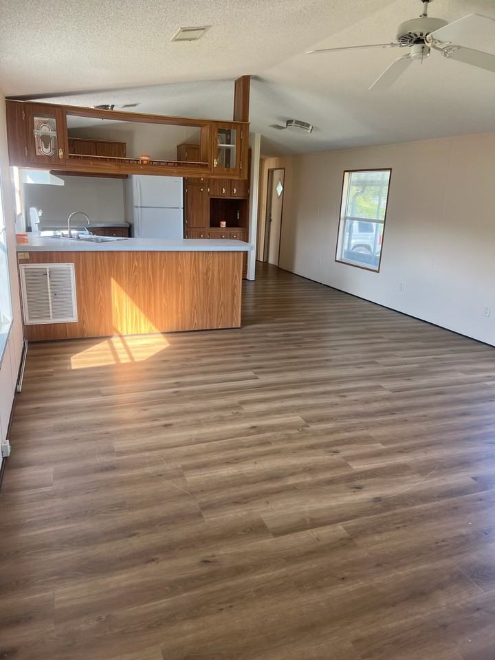 101 James Way - Photo 4 of 7