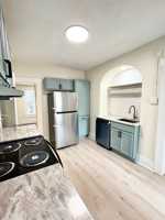featured image of 9 George St #1