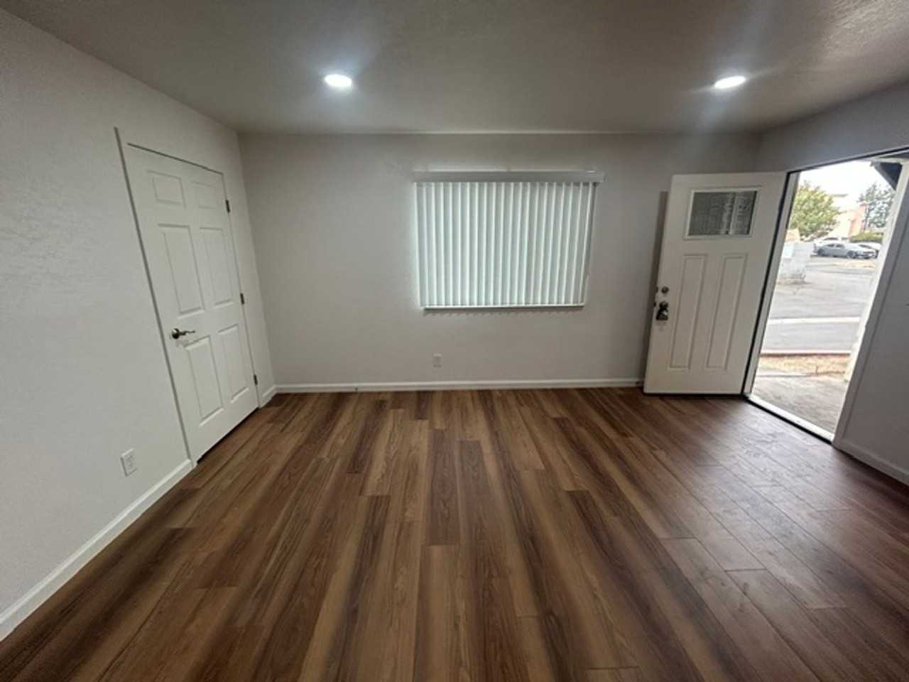 Maplewood Apts - Photo 4 of 10