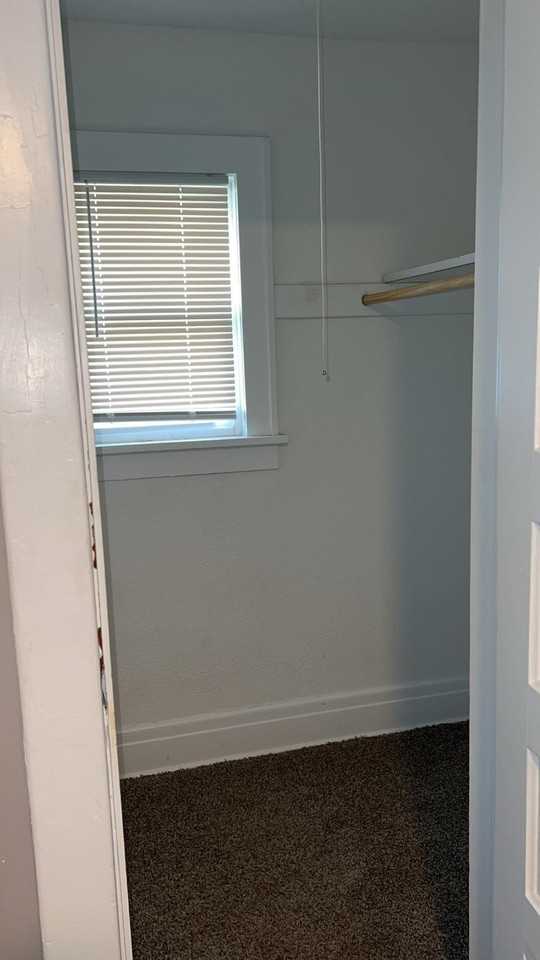 515 S Dearborn Ave - Photo 5 of 20