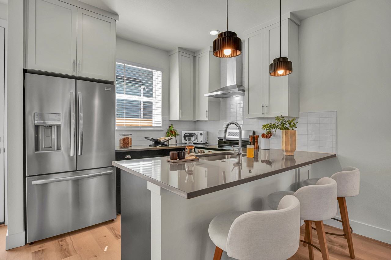 8426 East Burnside Street #1 - Photo 7 of 7
