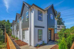 featured image of 8426 East Burnside Street #1