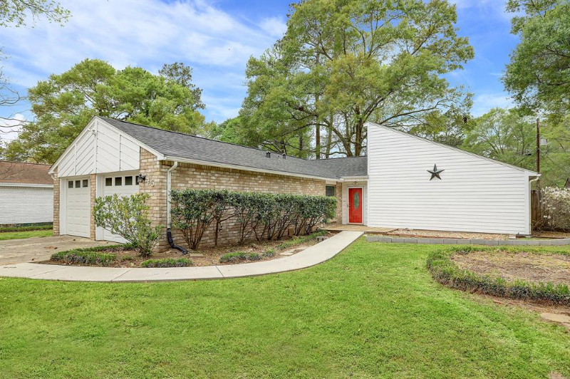 45 Artesia - Photo 2 of 32