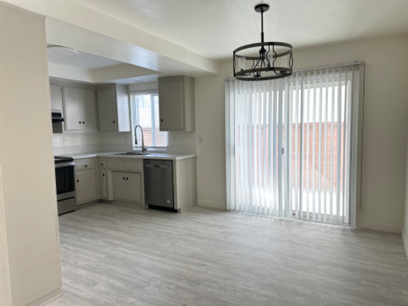 210 S Illinois St #2 - Photo 4 of 13