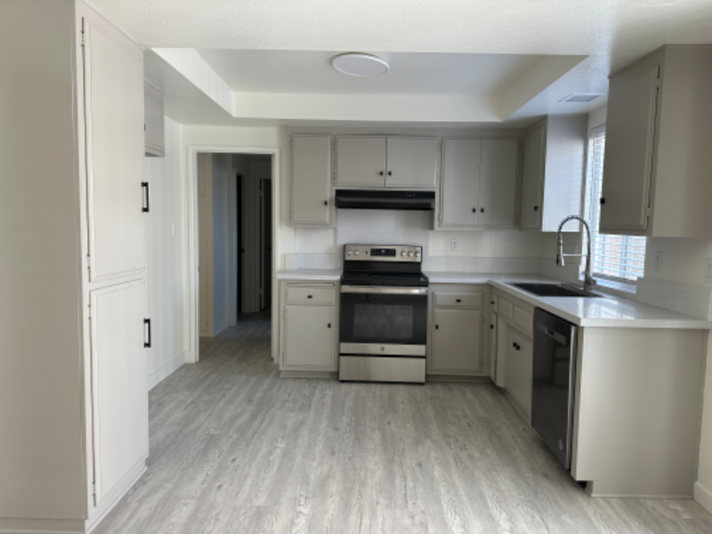 210 S Illinois St #2 - Photo 5 of 13