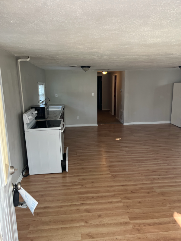 405 Hamilton St - Photo 5 of 20