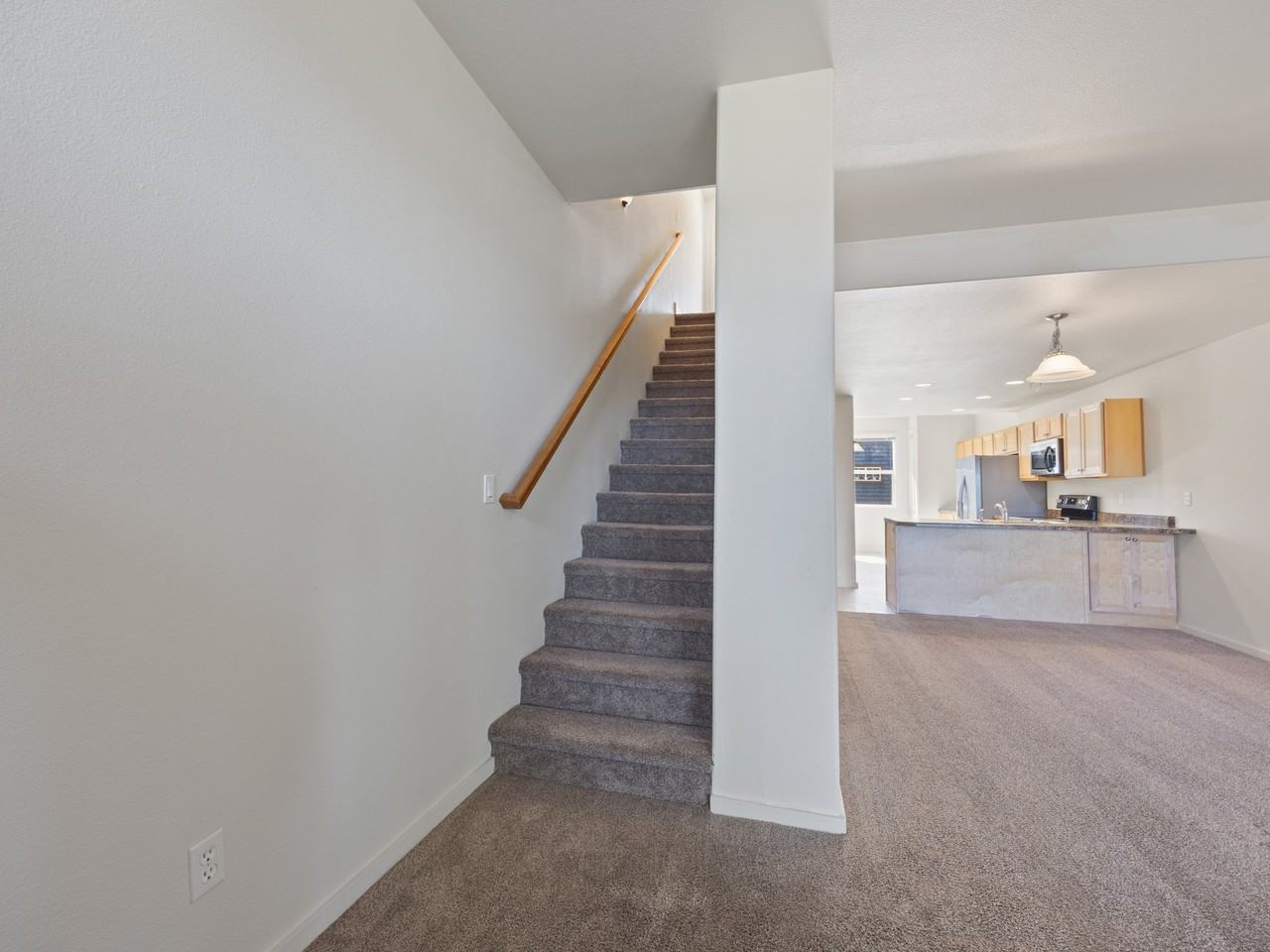 475 Se 35th St #C15 - Photo 6 of 20