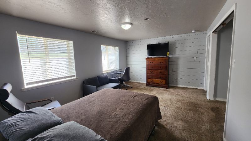8543 S Poison Oak Dr - Photo 4 of 10