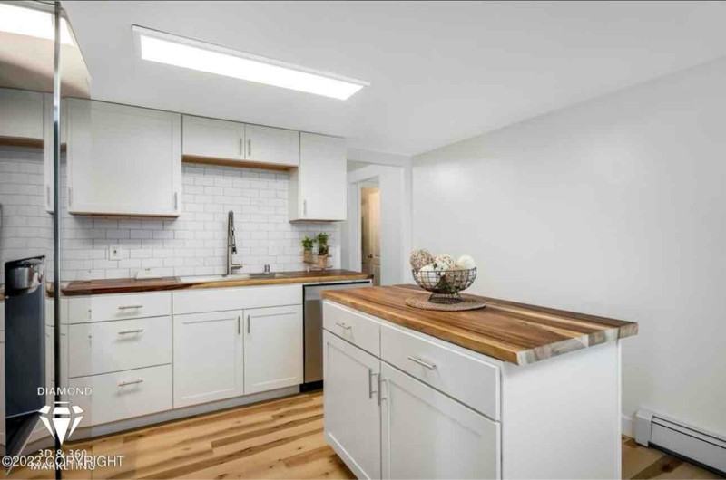2101 W 46th Ave - Photo 5 of 9