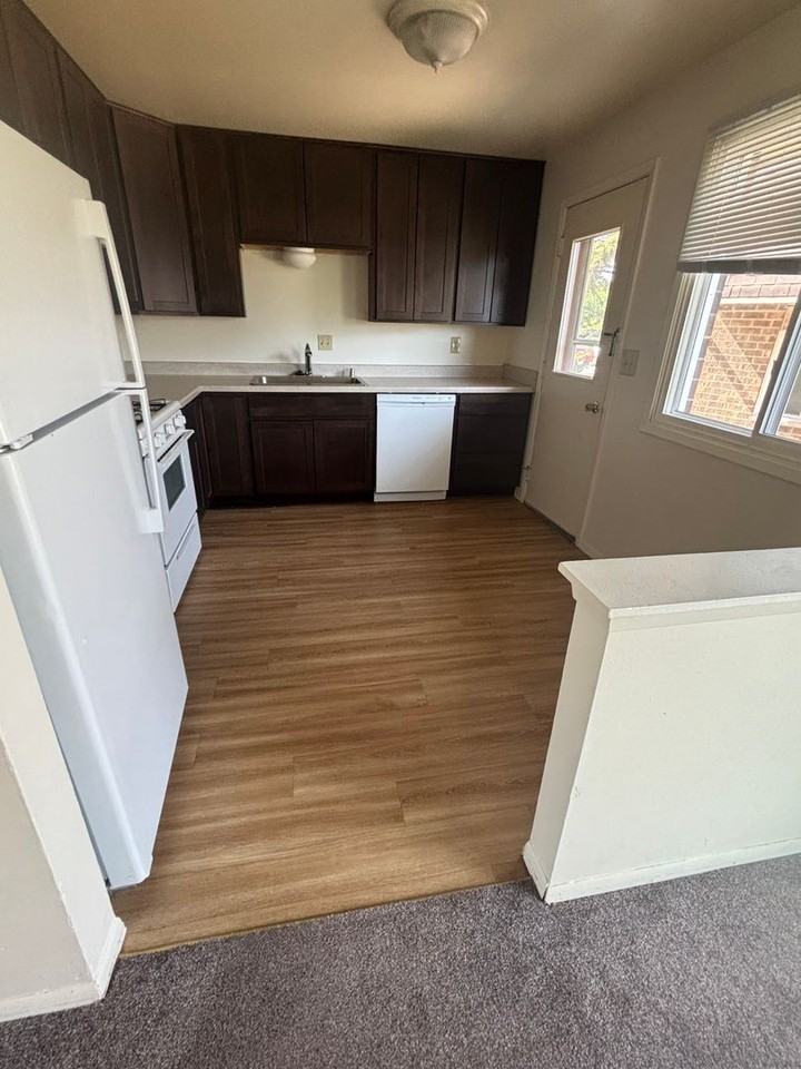 224 Falls Rd - Photo 7 of 18