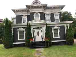 featured image of 35 River St