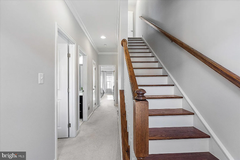 864 S Macon St - Photo 4 of 7