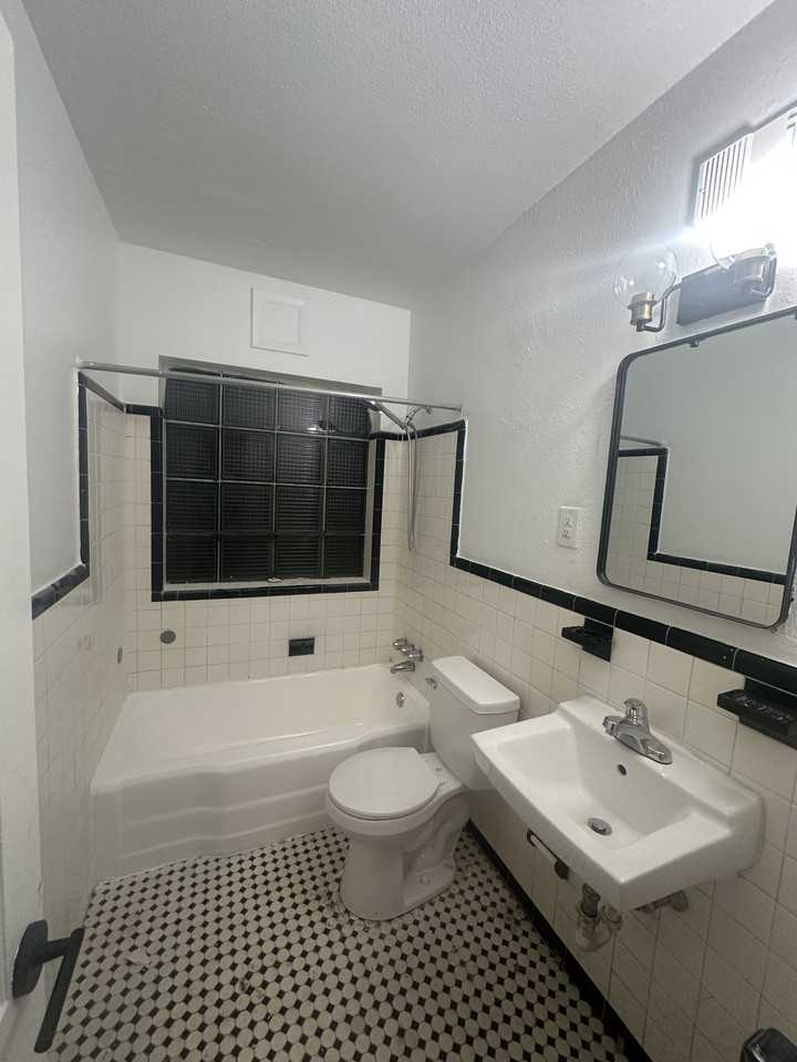 4217 Chamberlayne Ave #2 - Photo 7 of 8