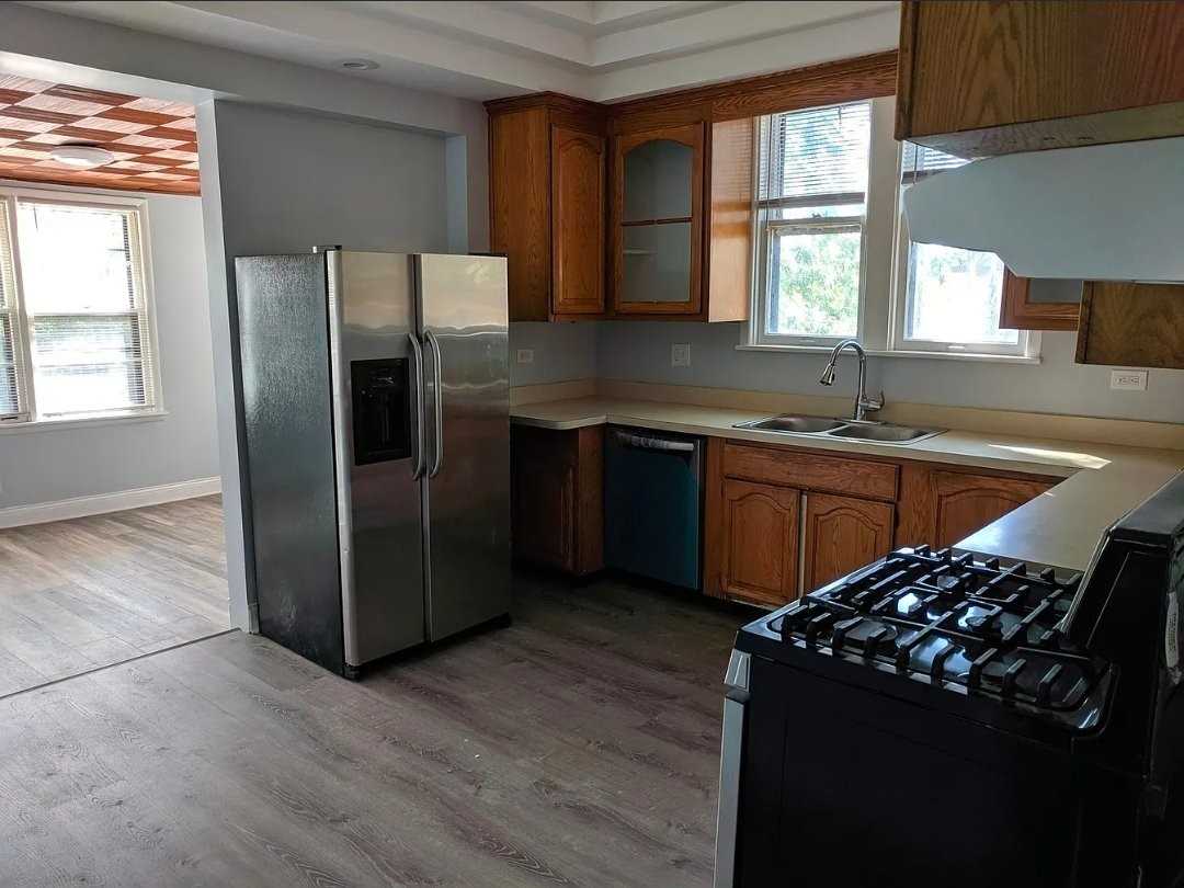 619 E 142nd St - Photo 4 of 8