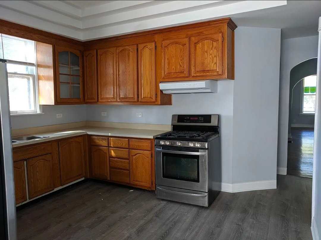 619 E 142nd St - Photo 5 of 8