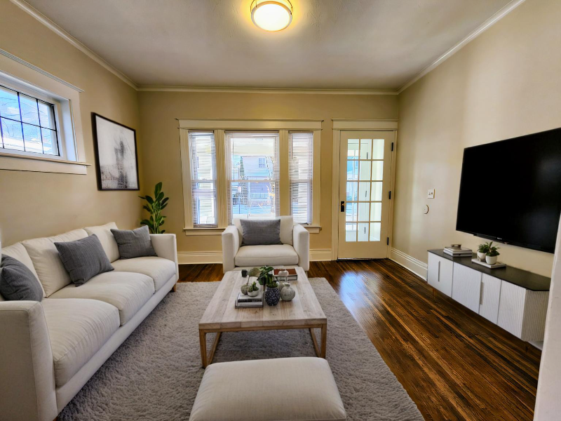 676 Parsells Ave - Photo 3 of 19