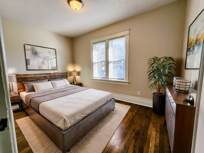 676 Parsells Ave - Photo 5 of 19