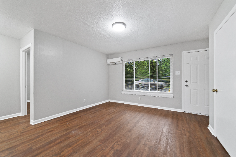 3410 Elizabeth St Nw #5 - Photo 4 of 11