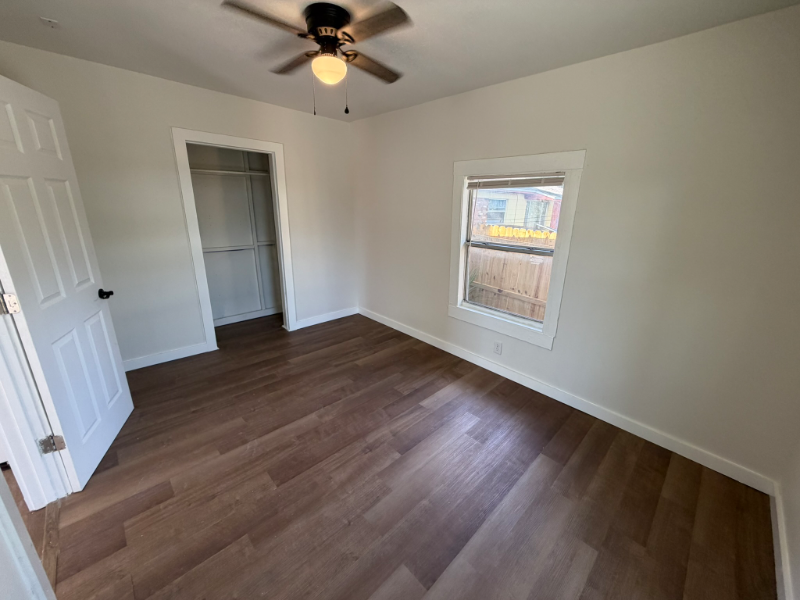 616 Se 13th Ter - Photo 6 of 9