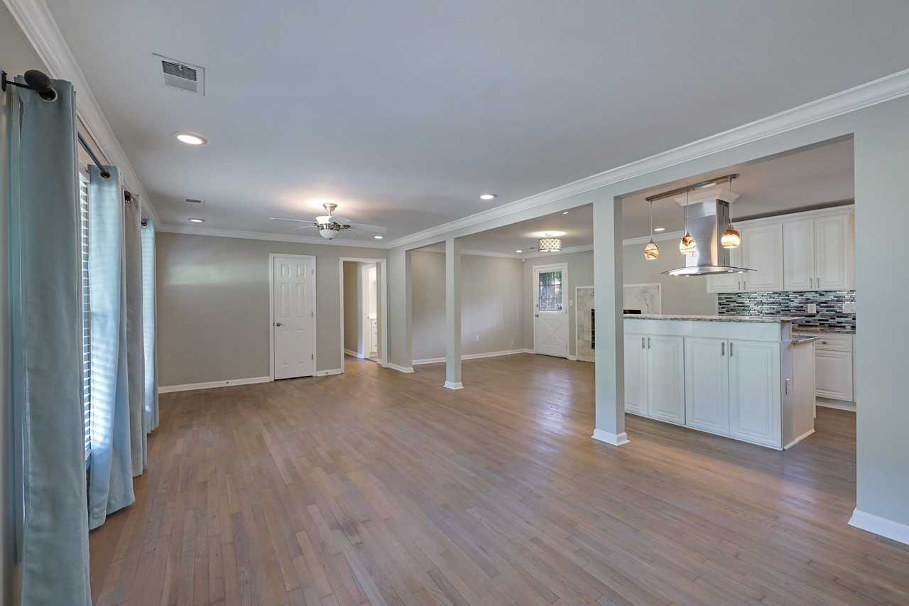 3665 Las Olas Dr - Photo 4 of 15