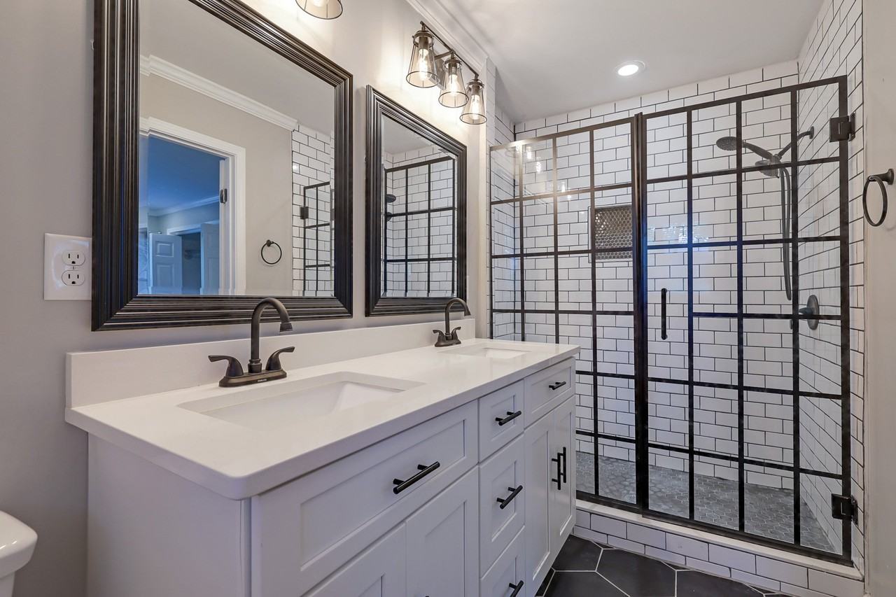 3665 Las Olas Dr - Photo 5 of 15
