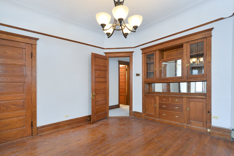 3231 N Seminary Ave #2 - Photo 3 of 11